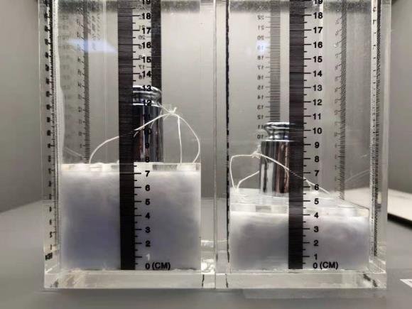 Wool-like polyester and standard polyester compression comparison